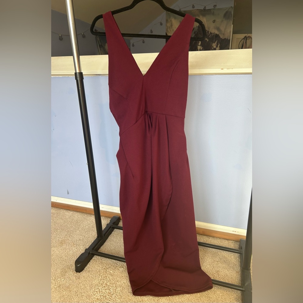 NWT Burgundy V Neck Sleeveless Surplice Midi Dress **Damaged**